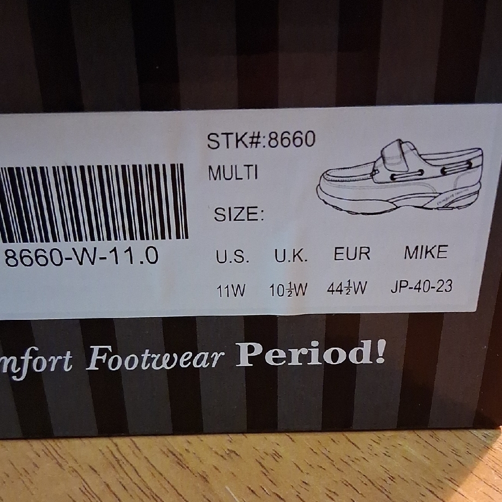 Elegant Brown and Black Boat Shoes - NIB - Picture 5 of 5